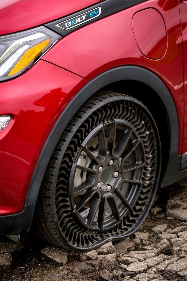 Photograph of the UPTIS tire