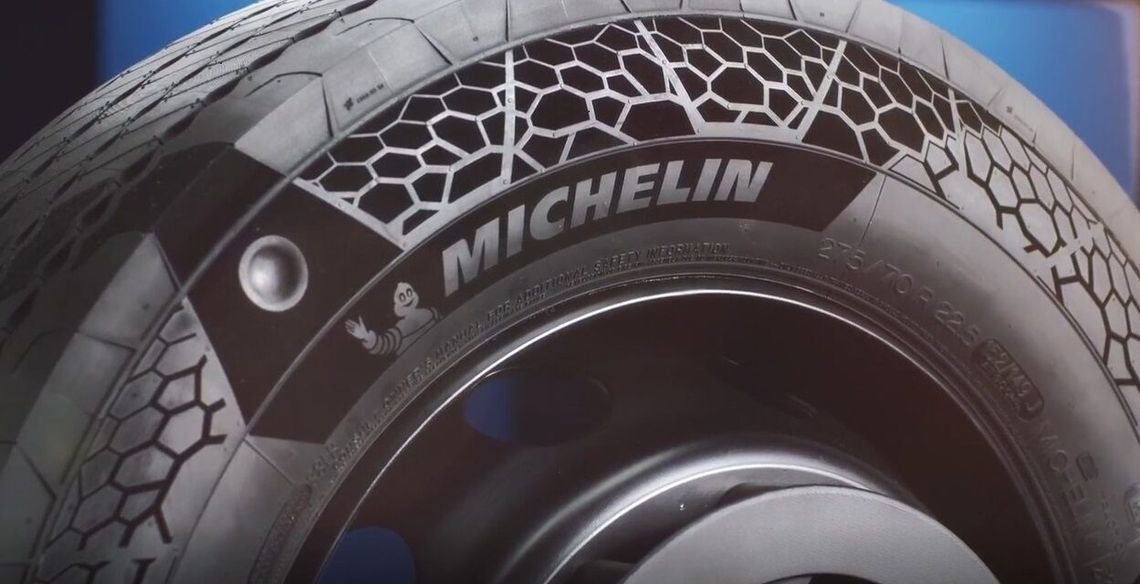 Premier pneu de bus homologué pour la route intégrant 58% de matériaux renouvelables et recyclés développé par Michelin