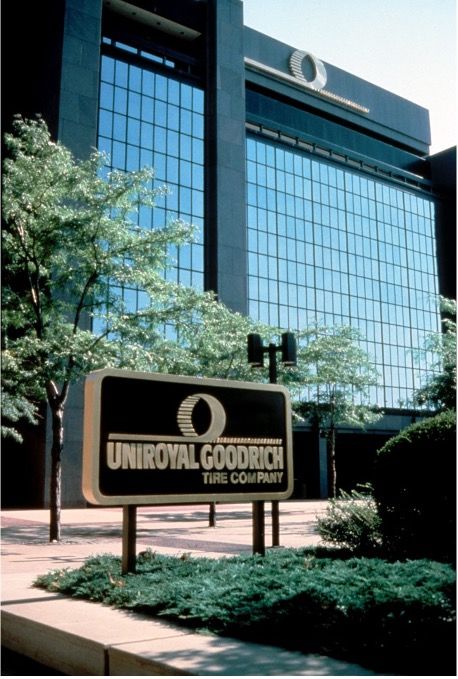 1981 4 immeuble uniroyal goodrich a greenville1000 small